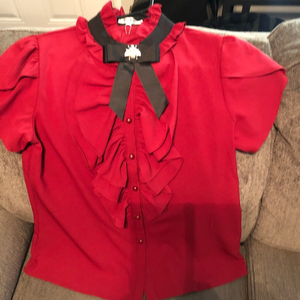 NWT Beautiful red black bow blouse